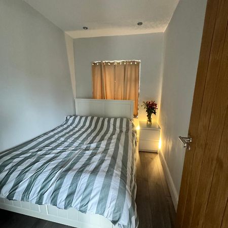 1 Bed With Kitchenette And Bathroom Оксфорд Екстериор снимка