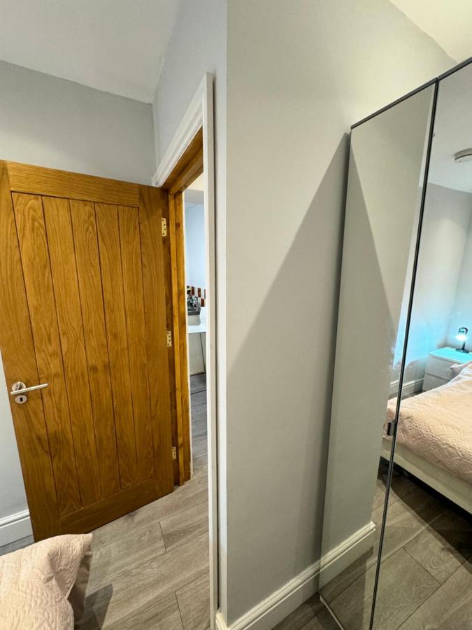 1 Bed With Kitchenette And Bathroom Оксфорд Екстериор снимка